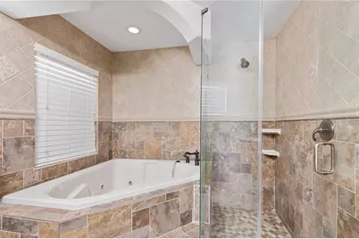 8019 N Gomez Avenue, Tampa, FL 33614 - Photo 43
