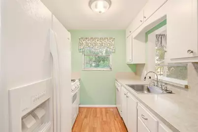 5660 80th St N #C305, Saint Petersburg, FL 33709 - Photo 7