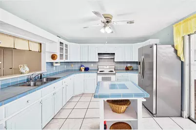 521 S Larry Circle, Brandon, FL 33511 - Photo 3