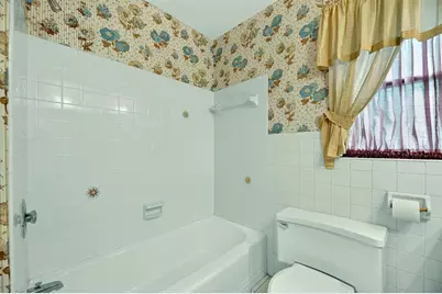 521 S Larry Circle, Brandon, FL 33511 - Photo 35