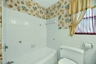 521 S Larry Cir, Brandon, FL 33511 - Photo 35