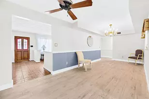 521 S Larry Cir, Brandon, FL 33511 - Photo 7
