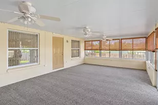 4515 46th Ave N, Saint Petersburg, FL 33714 - Photo 49