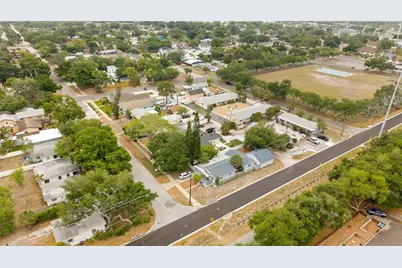 7042 Dartmouth Avenue N, Saint Petersburg, FL 33710 - Photo 43