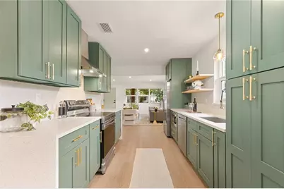 7042 Dartmouth Avenue N, Saint Petersburg, FL 33710 - Photo 11