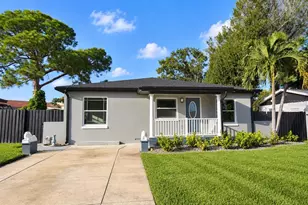 5817 Dartmouth Ave N, Saint Petersburg, FL 33710 - Photo 1