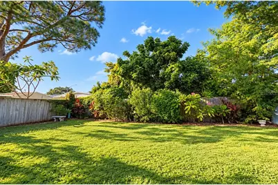 5817 Dartmouth Avenue N, Saint Petersburg, FL 33710 - Photo 17