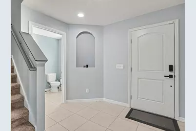 5660 Elsinore Way, Lakeland, FL 33805 - Photo 3