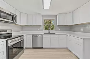 10025 Chestnut Dr, Hudson, FL 34669 - Photo 15