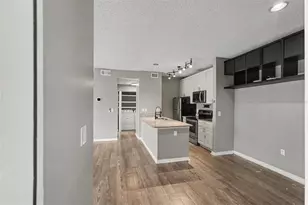 10024 Strafford Oak Ct, Tampa, FL 33624 - Photo 3