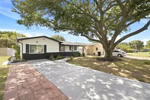 5734 20th Ave N, Saint Petersburg, FL 33710 - Photo 9