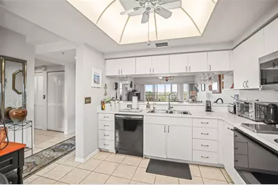6399 Shoreline Drive #4305, Saint Petersburg, FL 33708 - Photo 5