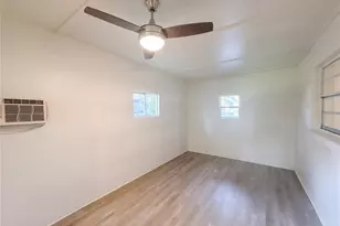 13732 21st St, Dade City, FL 33525 - Photo 15