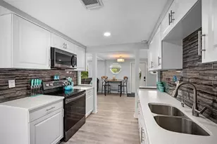 7954 49th Ave N, Saint Petersburg, FL 33709 - Photo 13