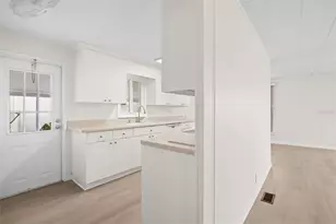 641 Mt Lancaster Ave NE, Saint Petersburg, FL 33702 - Photo 21