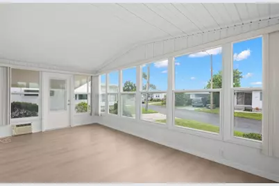 641 Mount Lancaster Avenue NE #637, Saint Petersburg, FL 33702 - Photo 5