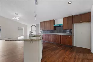 28710 Twinbrook Ln, Wesley Chapel, FL 33543 - Photo 11