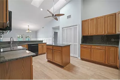 3809 Hanover Hill Dr, Valrico, FL 33596 - Photo 11
