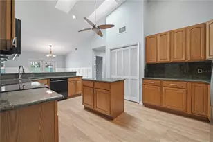 3809 Hanover Hill Dr, Valrico, FL 33596 - Photo 11