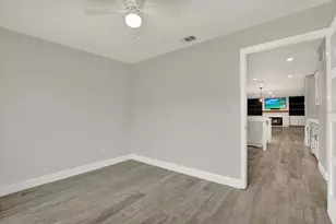 14380 Passage Way, Seminole, FL 33776 - Photo 35