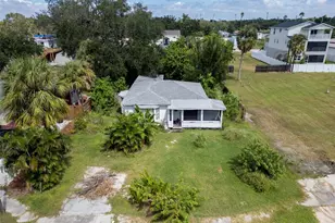 825 60th Ave NE, Saint Petersburg, FL 33703 - Photo 3