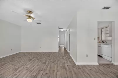 1904 Canterbury Lane #18, Sun City Center, FL 33573 - Photo 15