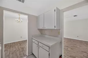 1904 Canterbury Ln, Sun City Center, FL 33573 - Photo 13