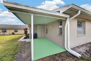 1904 Canterbury Ln, Sun City Center, FL 33573 - Photo 5