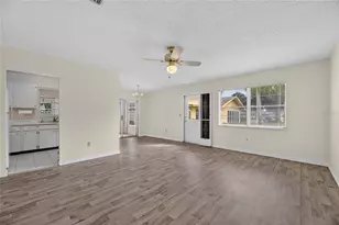 1904 Canterbury Ln, Sun City Center, FL 33573 - Photo 7