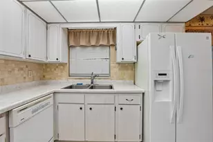 1722 W Del Webb Blvd, Sun City Center, FL 33573 - Photo 19