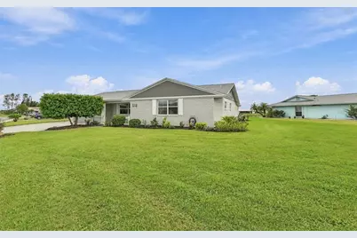 1810 Milford Circle, Sun City Center, FL 33573 - Photo 7
