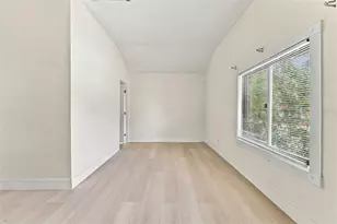 2500 11th Ave SE, Saint Petersburg, FL 33712 - Photo 9