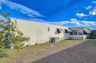 35023 Zephyr Shores Dr, Zephyrhills, FL 33541 - Photo 11