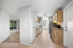 627 Timber Bay Cir W, Oldsmar, FL 34677 - Photo 5