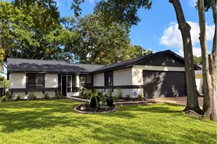 627 Timber Bay Cir W, Oldsmar, FL 34677 - Photo 1