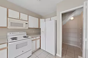 6405 Barksdale Way, Riverview, FL 33578 - Photo 7