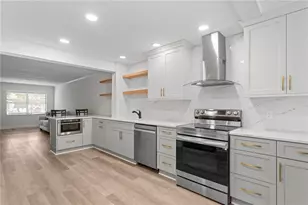 4910 Bay Street NE, Saint Petersburg, FL 33703 - Photo 9