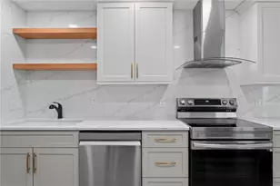 4910 Bay Street NE, Saint Petersburg, FL 33703 - Photo 11