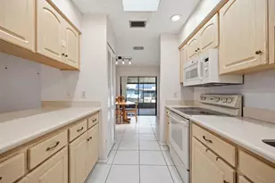 4609 Deerwalk Ave, Tampa, FL 33624 - Photo 13