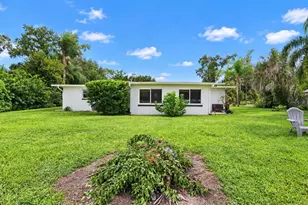717 W Deer Lake Dr, Lutz, FL 33548 - Photo 35