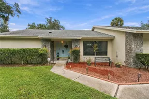 2621 Bridle Dr, Plant City, FL 33566 - Photo 1