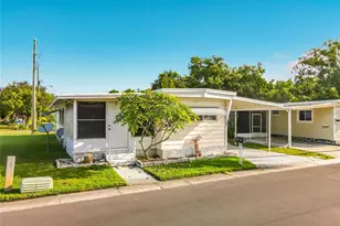 10118 N Lake Dr, Largo, FL 33773 - Photo 3