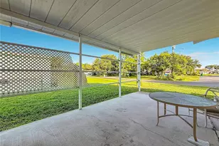 10118 N Lake Dr, Largo, FL 33773 - Photo 31