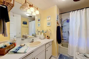 10118 N Lake Dr, Largo, FL 33773 - Photo 23