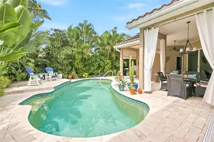 4851 Windmill Palm Terrace NE, Saint Petersburg, FL 33703 - Photo 3