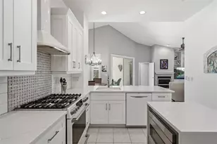 4851 Windmill Palm Terrace NE, Saint Petersburg, FL 33703 - Photo 7