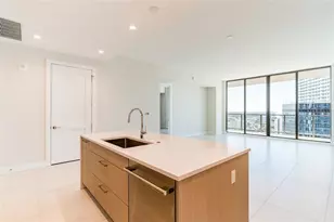 275 1st Ave S, Saint Petersburg, FL 33701 - Photo 13