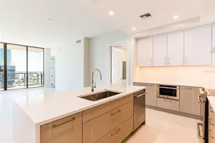 275 1st Ave S, Saint Petersburg, FL 33701 - Photo 9