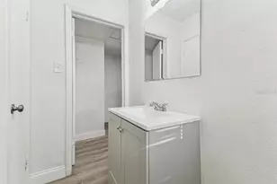 1807 E Bougainvillea Ave, Tampa, FL 33612 - Photo 23