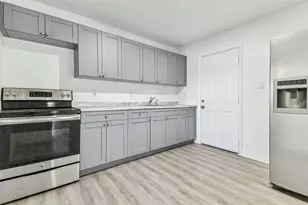 1807 E Bougainvillea Ave, Tampa, FL 33612 - Photo 5